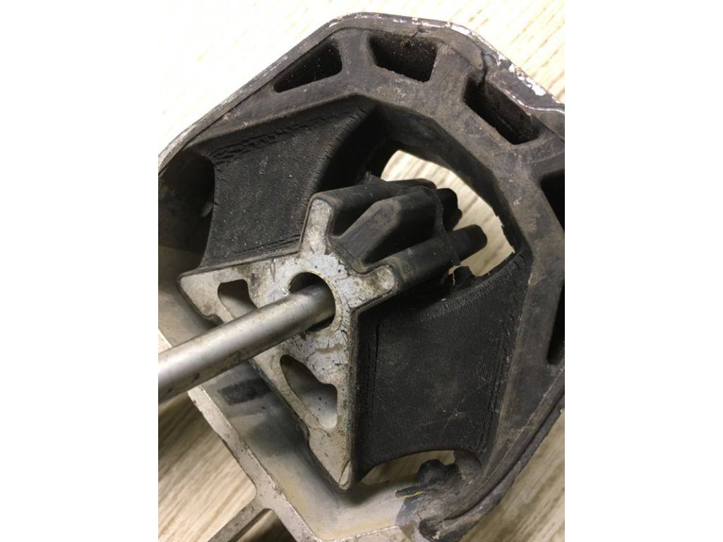 CV6Z-6068-A | Подушка двигуна нижня FORD FOCUS 10-18 - Фото 7
