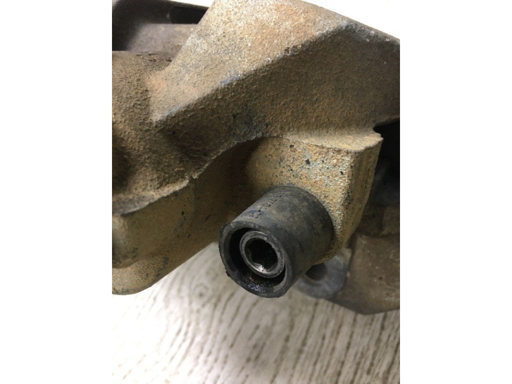 CV6Z-2B120-A | Супорт гальмівний передн. прав. FORD FOCUS 10-18 - Фото 4