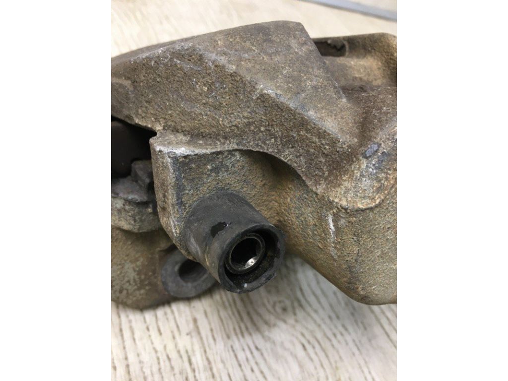 CV6Z-2B120-A | Супорт гальмівний передн. прав. FORD FOCUS 10-18 - Фото 5