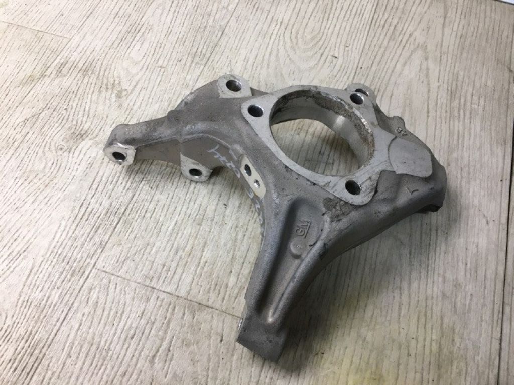 39030300 | Кулак поворотный передн. прав. CHEVROLET CRUZE 15-