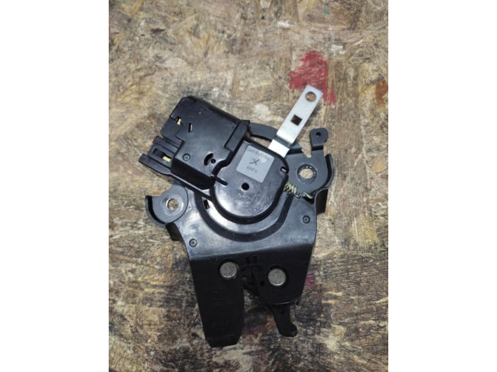 BBM4-56-820B | Замок крышки багажника MAZDA 3 BL 09-13 - Фото 2