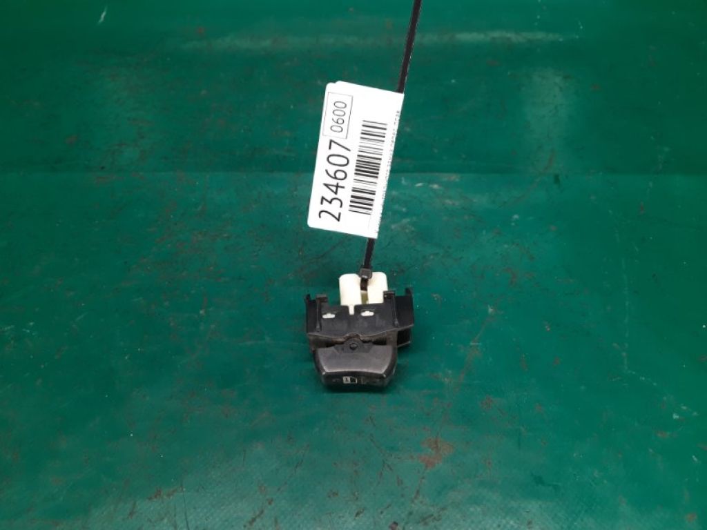 84930-AA020 | Кнопка центрального замка передн. прав. TOYOTA CAMRY 30 02-06