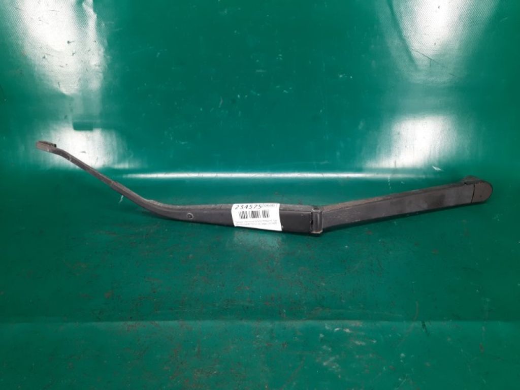 85211-AA051 | Поводок стеклоочистителя передний прав. TOYOTA CAMRY 30 02-06