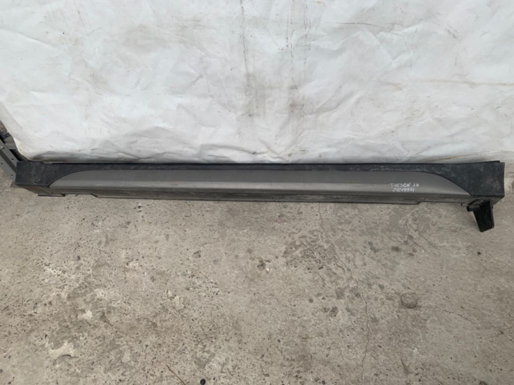 87751-D3100RAG | Накладка порога наружная лев. HYUNDAI TUCSON TL 15-20