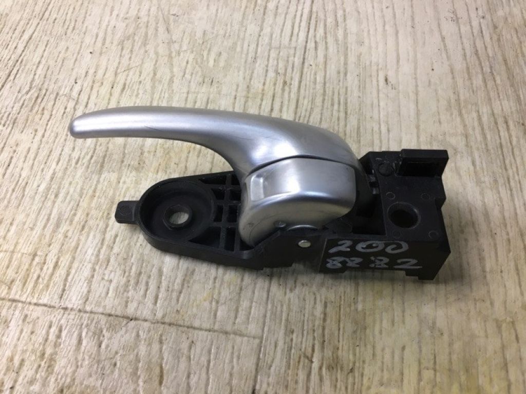 68249055AA | Ручка двери внутренняя передн. лев. CHRYSLER 200 14-16