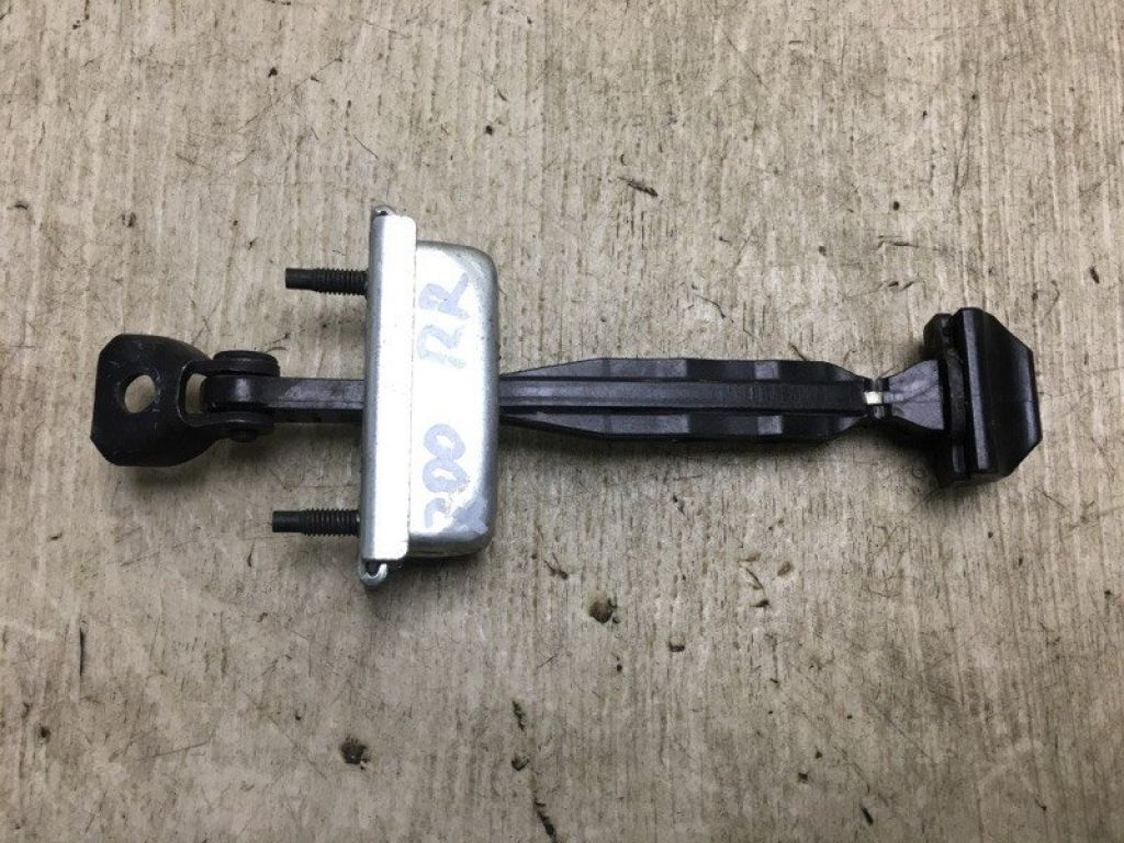 68145322AG | Ограничитель двери задн. прав. CHRYSLER 200 14-16