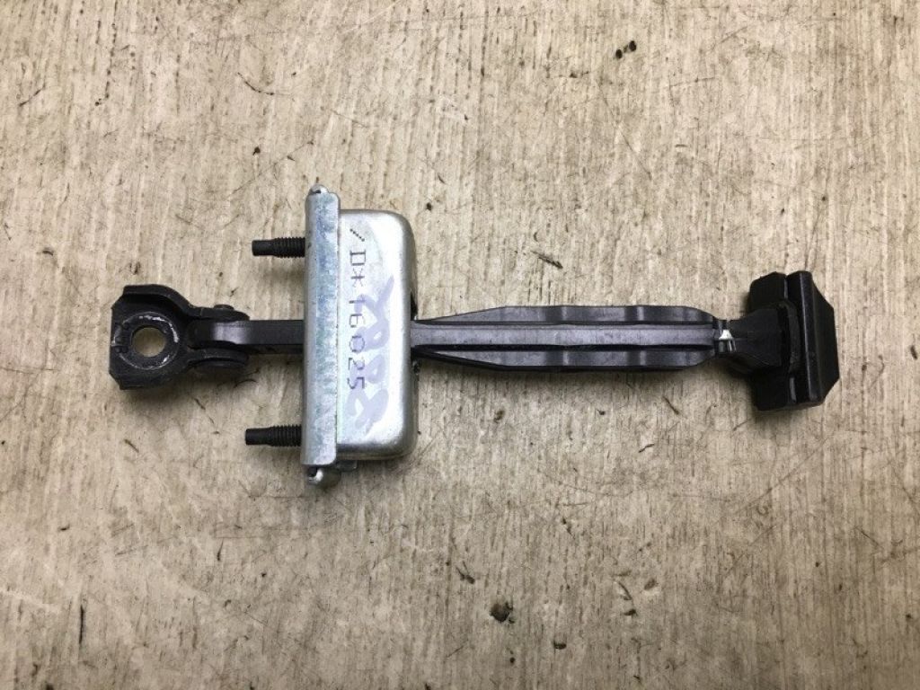 68145322AG | Ограничитель двери задн. прав. CHRYSLER 200 14-16 - Фото 2