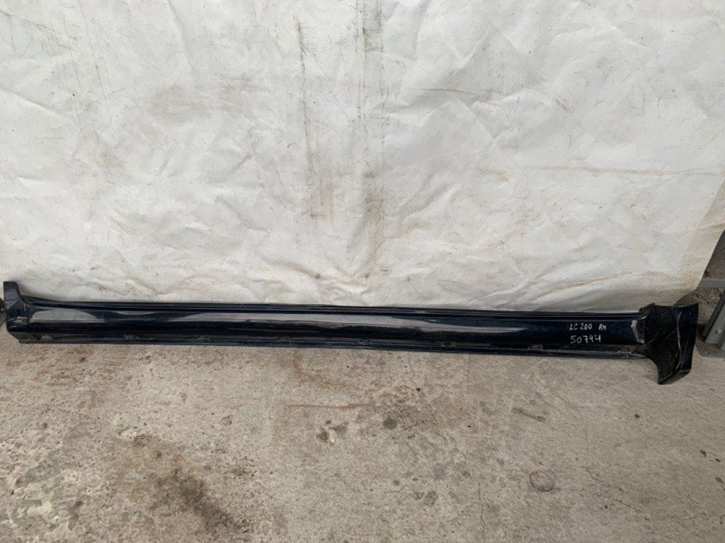 75850-60040 | Накладка порогу зовнішня прав. TOYOTA LAND CRUISER 200 08-21