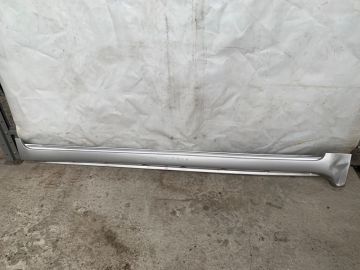Накладка порогу зовнішня прав. TOYOTA LAND CRUISER 200 08-21