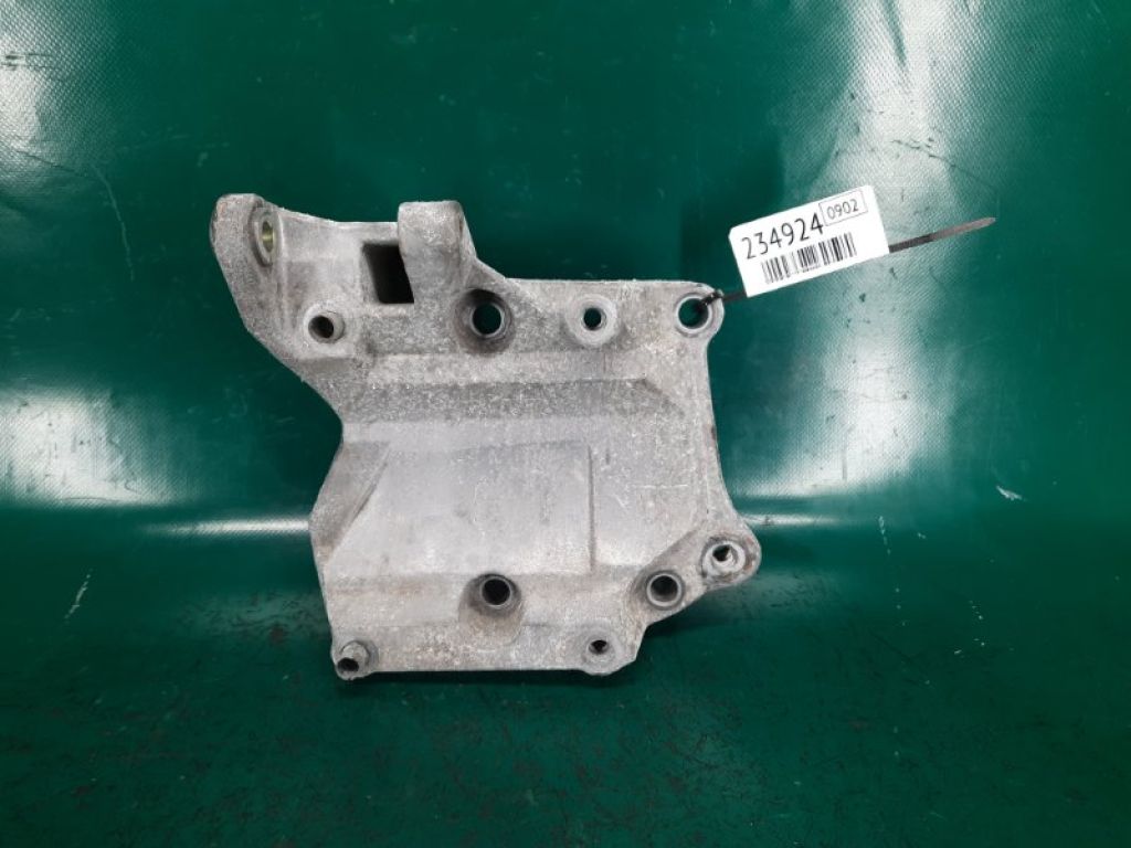 38930-5J6-A00 | Кронштейн компрессора кондиционера ACURA MDX (YD3) 13-21