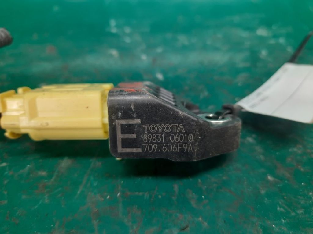 89831-06010 | Датчик удару TOYOTA CAMRY 40 06-11 - Фото 4