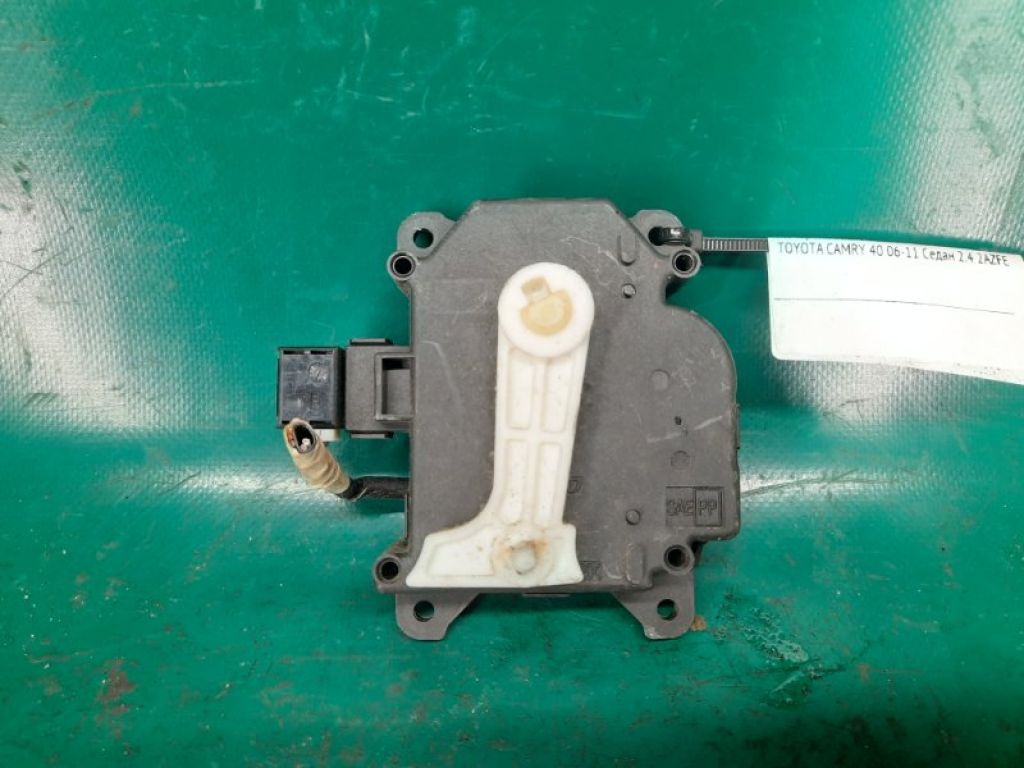 87106-07140 | Моторчик заслонки печки TOYOTA CAMRY 40 06-11