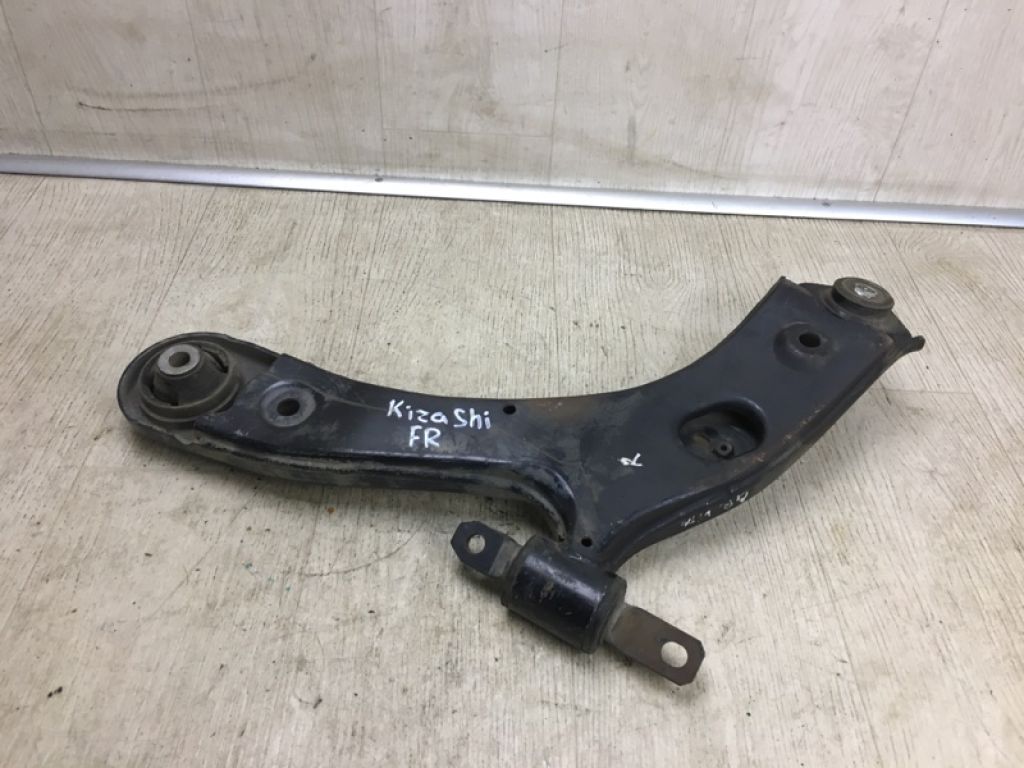 45201-57L01 | Рычаг передней подвески нижний прав. SUZUKI KIZASHI 09-14 - Фото 2