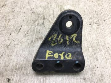 Кронштейн двигуна прав. KIA FORTE YD 12-