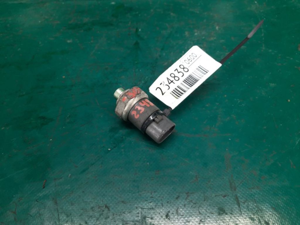 88645-08010 | Датчик давления кондиционера TOYOTA CAMRY 30 02-06
