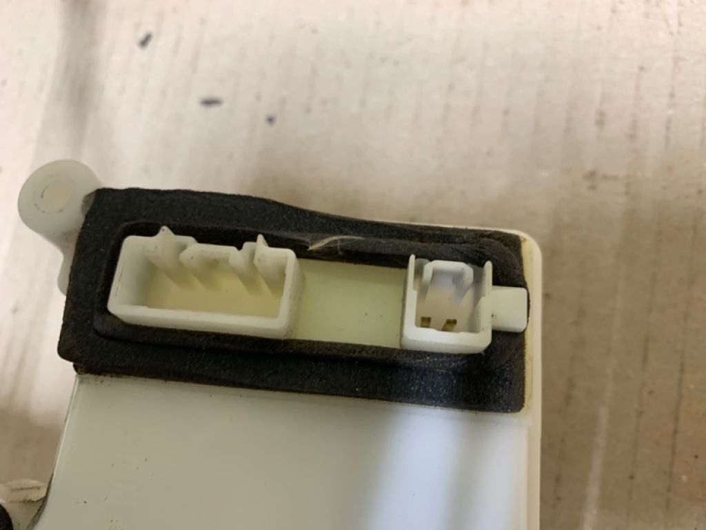 TD11-73-310D | Замок двері задн. лів. MAZDA CX-9 06-16 - Фото 3