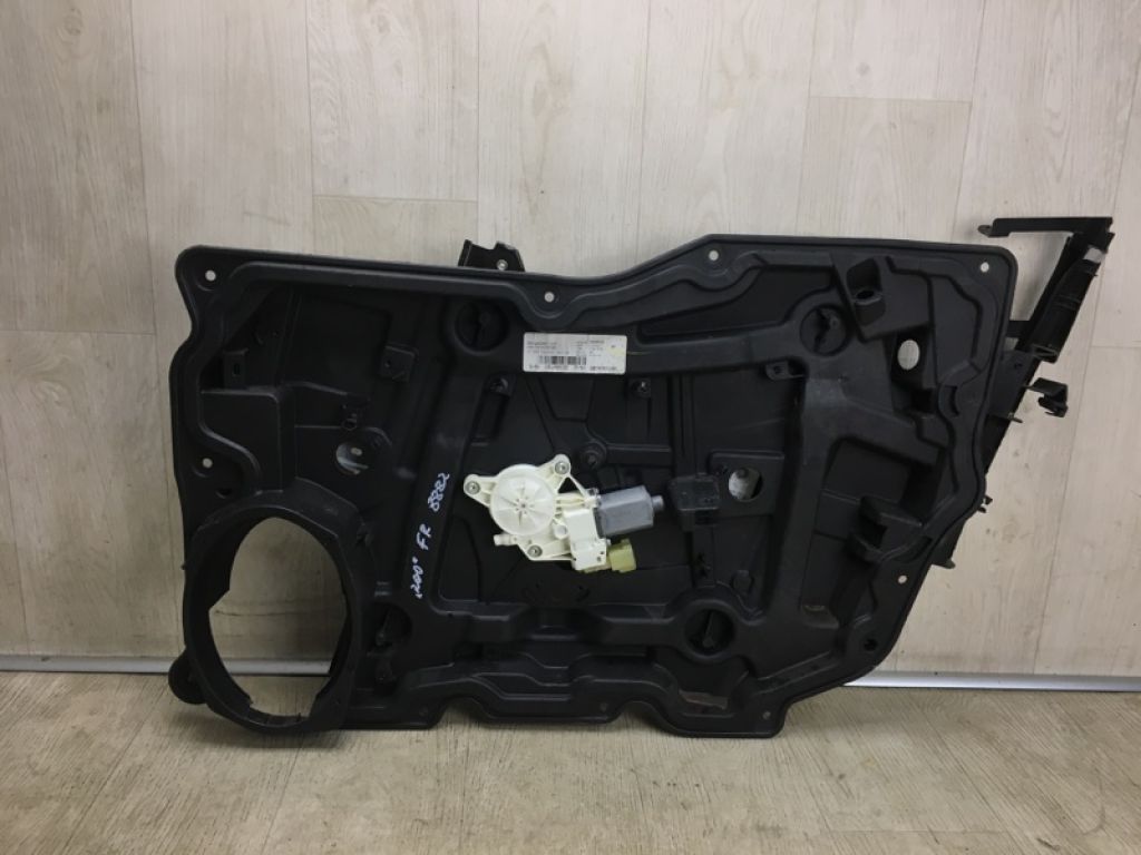 68249034AA | Склопідйомник передн. прав. CHRYSLER 200 14-16