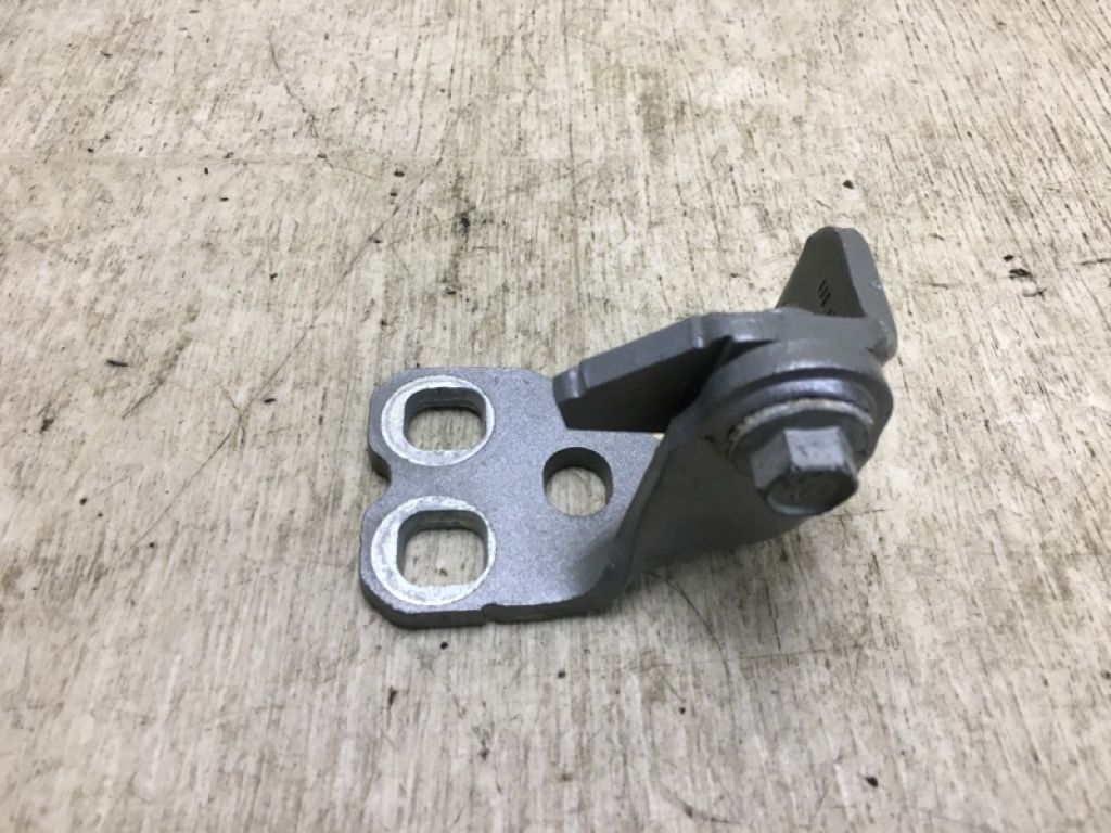 68214361AC | Петля двери верхняя задн. лев. CHRYSLER 200 14-16 - Фото 2