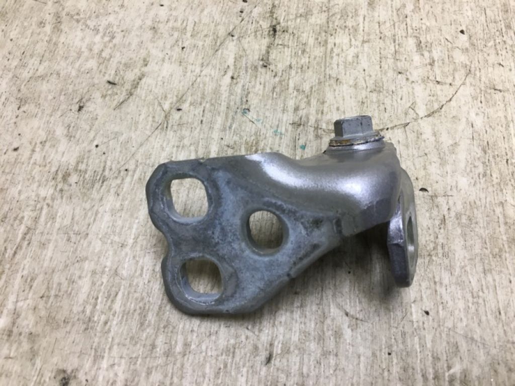 68214361AC | Петля двери верхняя задн. лев. CHRYSLER 200 14-16 - Фото 3