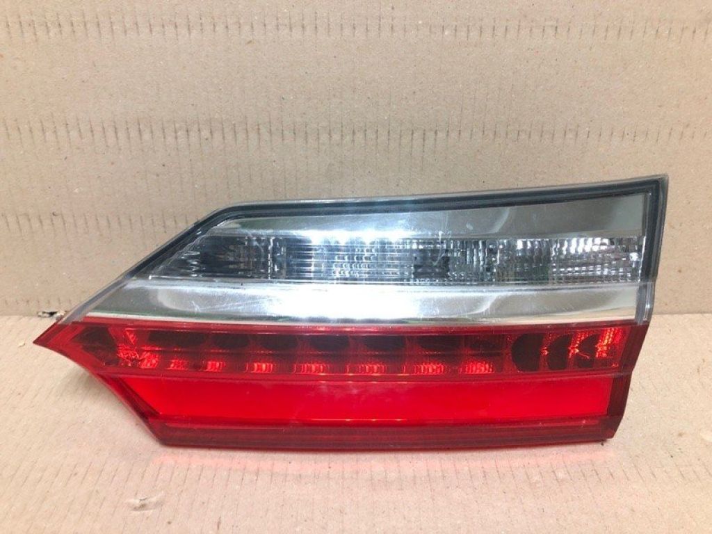 81580-02A30 | Ліхтар внутрішній прав. TOYOTA COROLLA E170 13-19