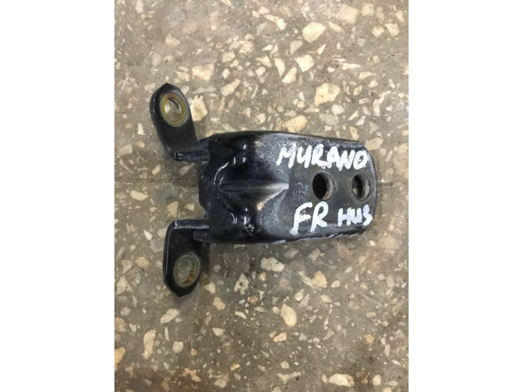 82420-4P000 | Петля двери нижняя передн. прав. NISSAN MURANO Z50 02-07