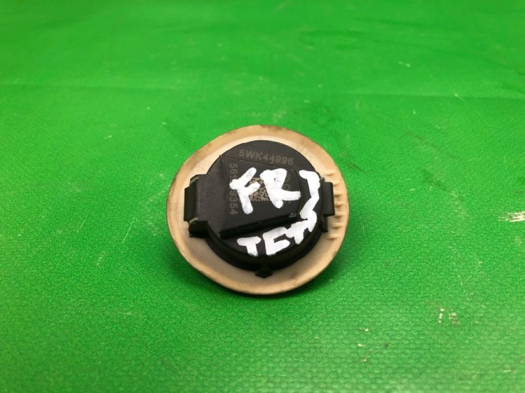 561 959 354 | Датчик удару прав. VOLKSWAGEN JETTA USA 10-17