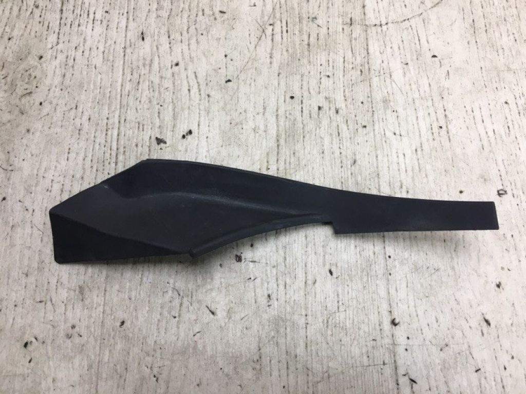 668943LM0C | Пластик под лобовое стекло / Жабо прав. NISSAN NV200 USA 13-