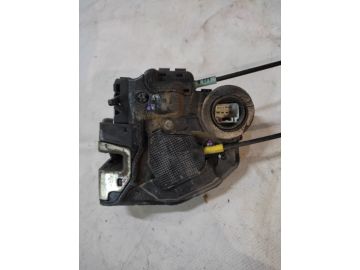 Замок двері задн. прав. TOYOTA CAMRY 50 12-15