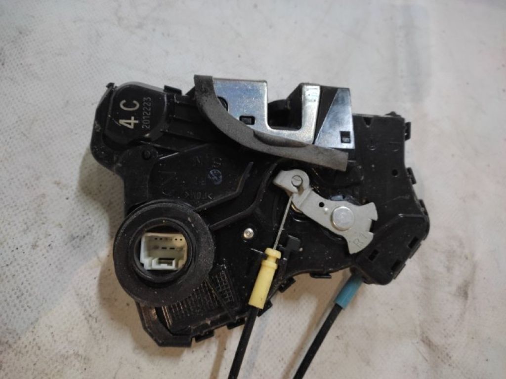 69030-42230 | Замок двери передн. прав. LEXUS CT200 11-17 - Фото 2