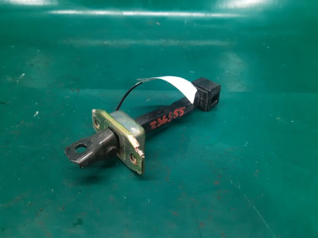 5702A040 | Ограничитель двери передн. прав. MITSUBISHI OUTLANDER XL 05-13