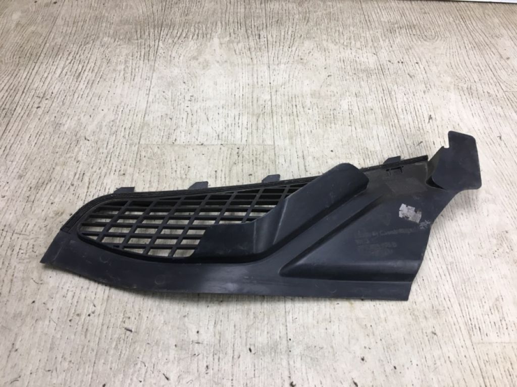 958 572 729 00 | Пластик под лобовое стекло / Жабо прав. PORSCHE CAYENNE 10-18 - Фото 2