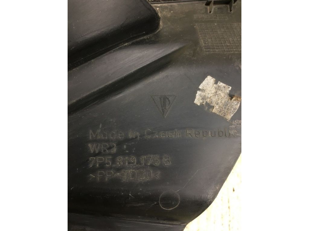 958 572 729 00 | Пластик под лобовое стекло / Жабо прав. PORSCHE CAYENNE 10-18 - Фото 4