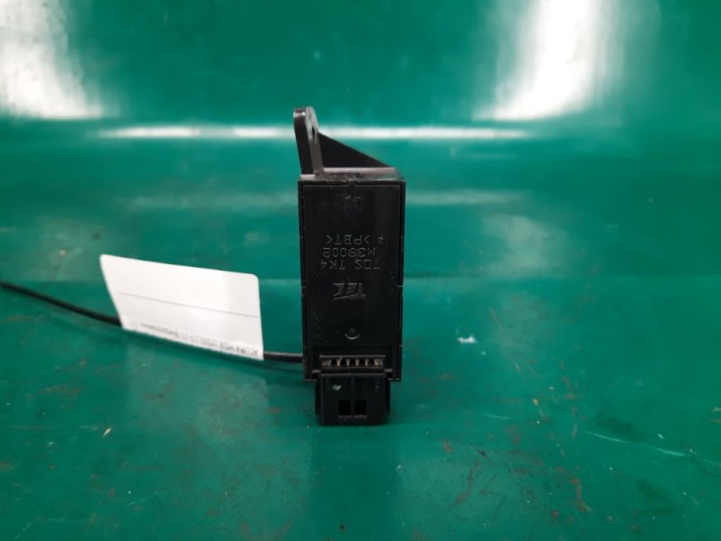 35800-TZ5-A01 | Кнопка открывания бензобака передн. лев. ACURA MDX (YD3) 13-21 - Фото 4