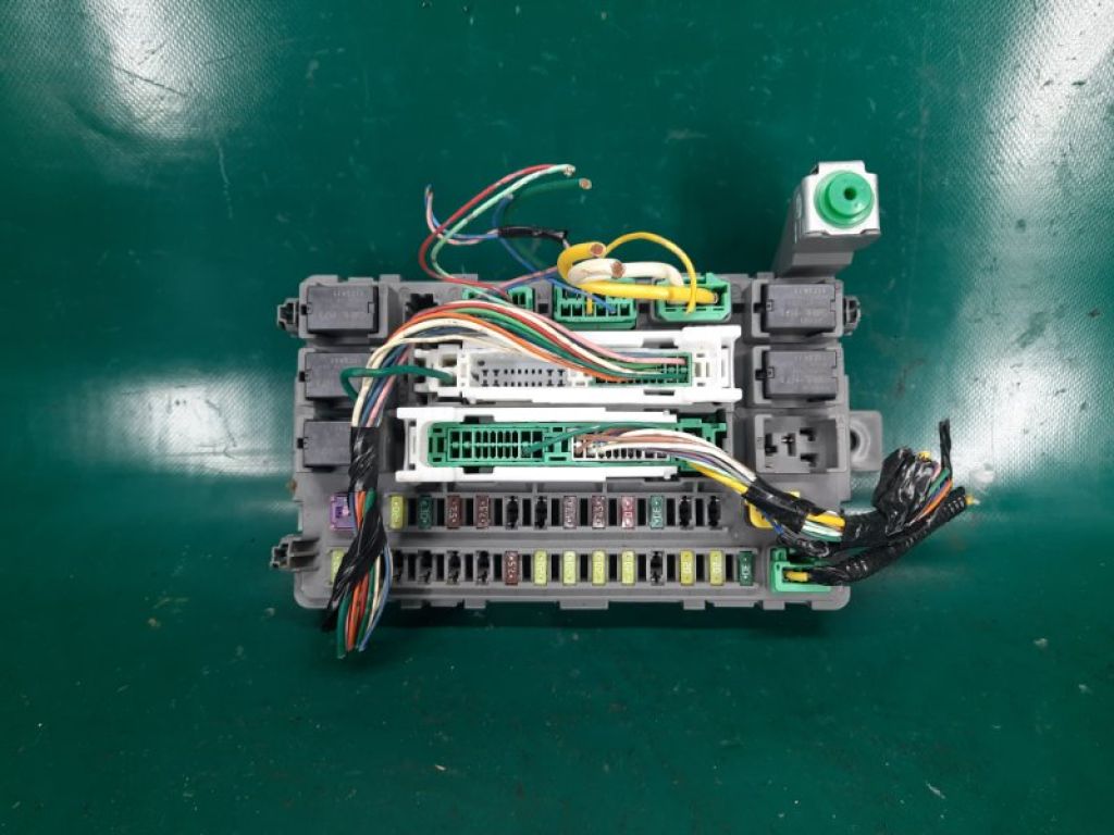 38210-TZ5-A21 | Блок предохранителей салон передн. прав. ACURA MDX (YD3) 13-21