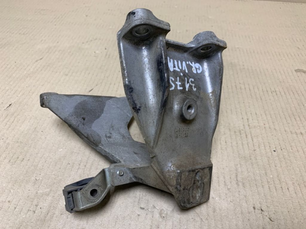 11641-66J00 | Кронштейн двигателя прав. SUZUKI GRAND VITARA 05-15