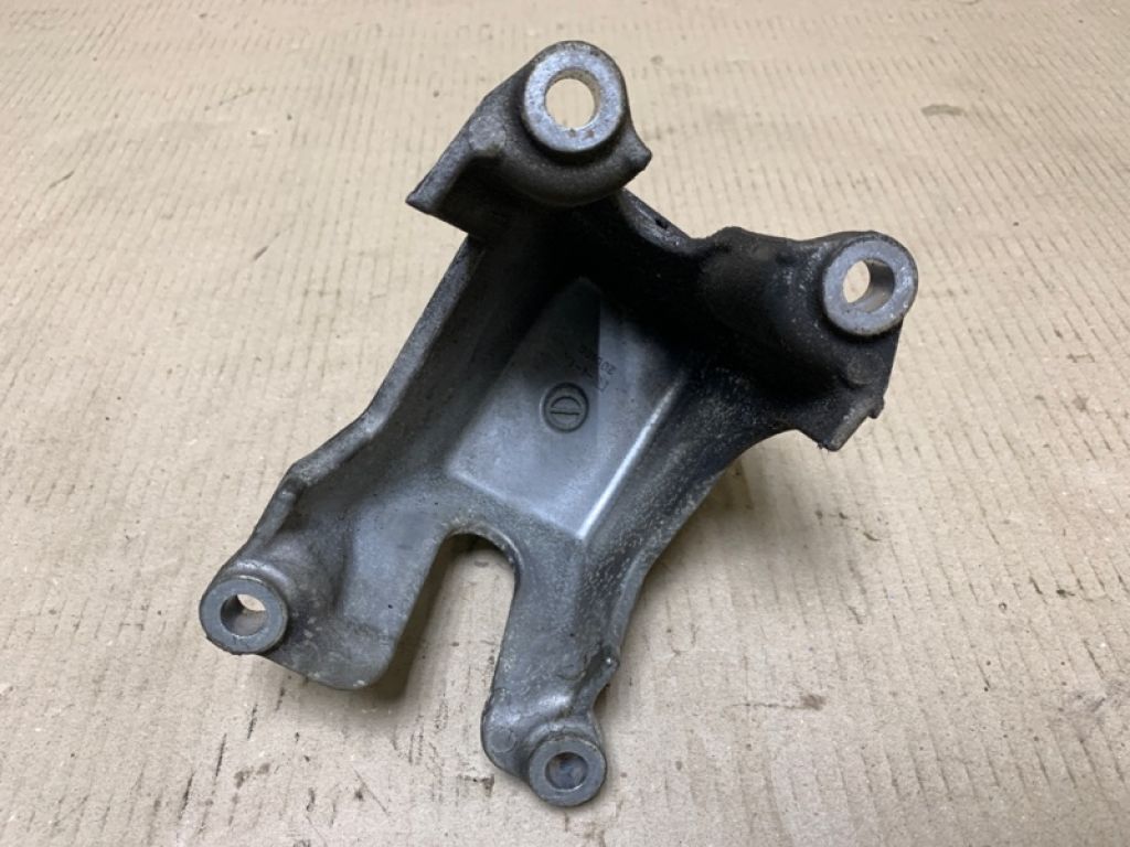 11651-66J00 | Кронштейн двигуна лів. SUZUKI GRAND VITARA 05-15 - Фото 3