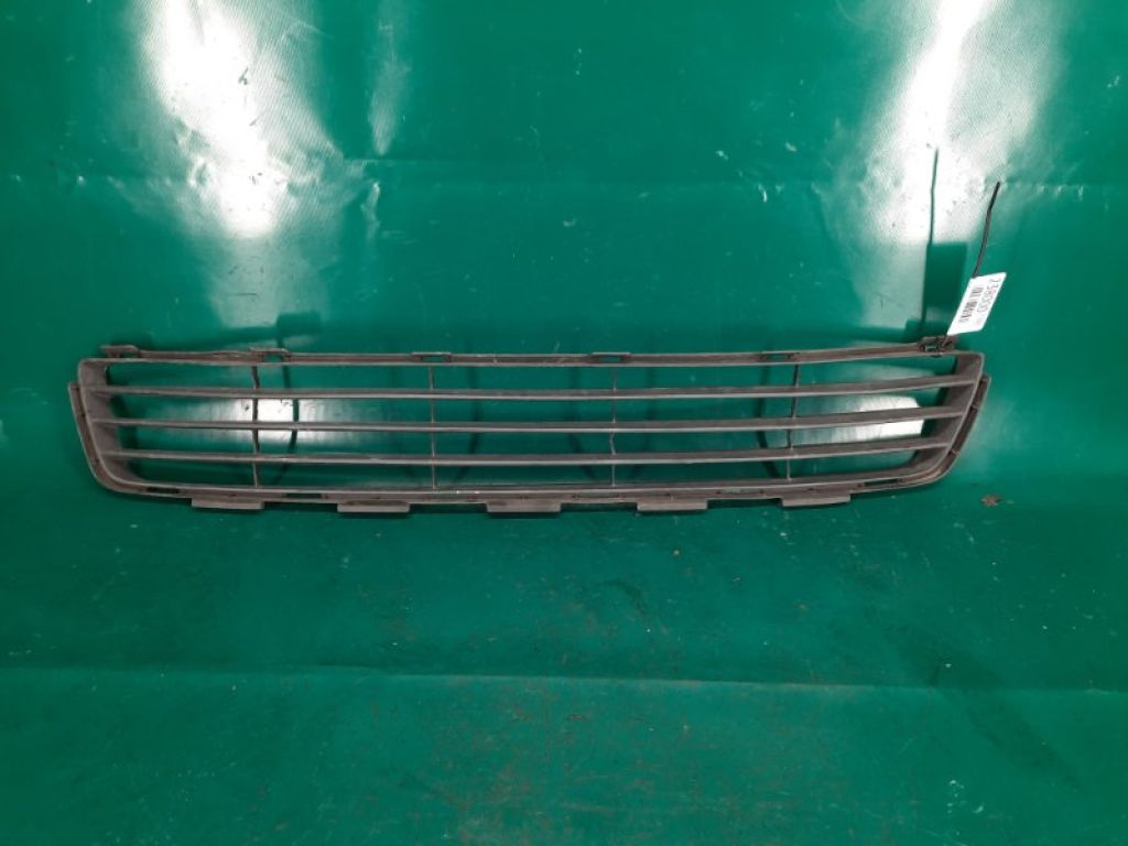 53112-52310 | Решетка переднего бампера TOYOTA YARIS 05–11