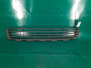 Решетка переднего бампера TOYOTA YARIS 05–11