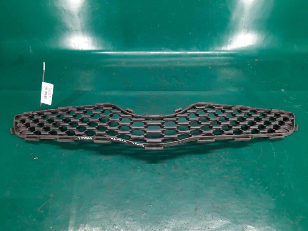 53111-52530 | Решетка радиатора TOYOTA YARIS 05–11 - Фото 4