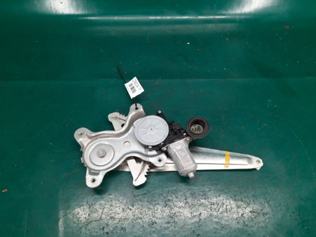 69804-52090 | Стеклоподъемник задн. лев. TOYOTA YARIS 05–11