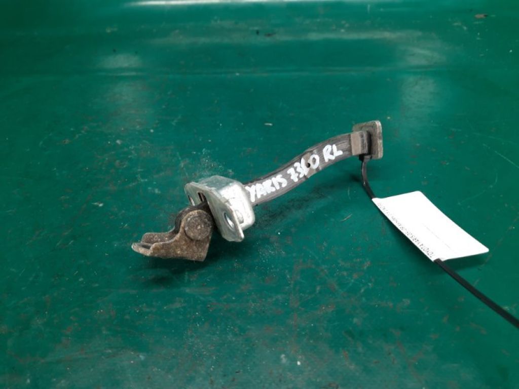 68630-52061 | Обмежувач дверей задн. лів. TOYOTA YARIS 05–11 - Фото 3