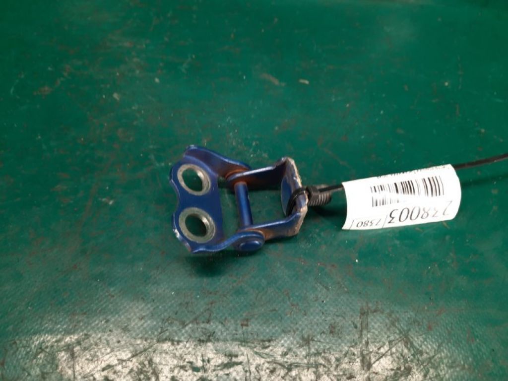 68801-52010 | Петля крышки багажника прав. TOYOTA YARIS 05–11 - Фото 4