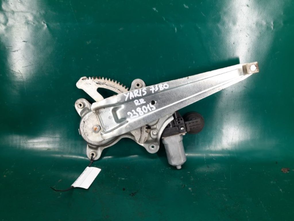 69803-52080 | Склопідйомник задн. прав. TOYOTA YARIS 05–11