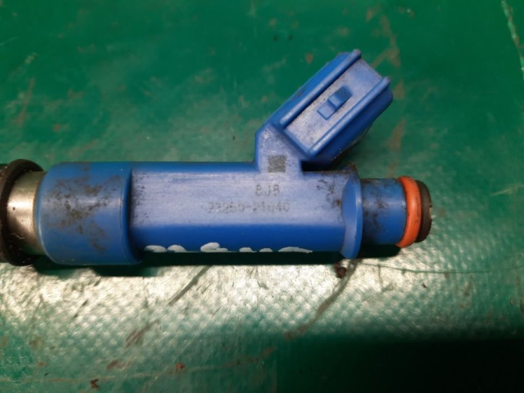 23209-21040 | Форсунка топливная TOYOTA YARIS 05–11 - Фото 4