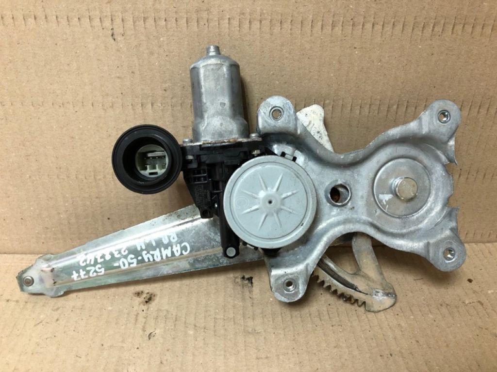 69804-06140 | Стеклоподъемник задн. лев. TOYOTA CAMRY 50 12-15