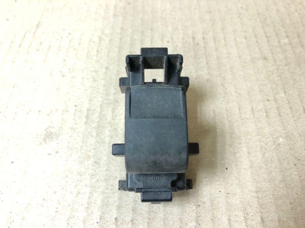 84810-06030 | Кнопка склопідіймача задн. TOYOTA CAMRY 50 12-15 - Фото 3