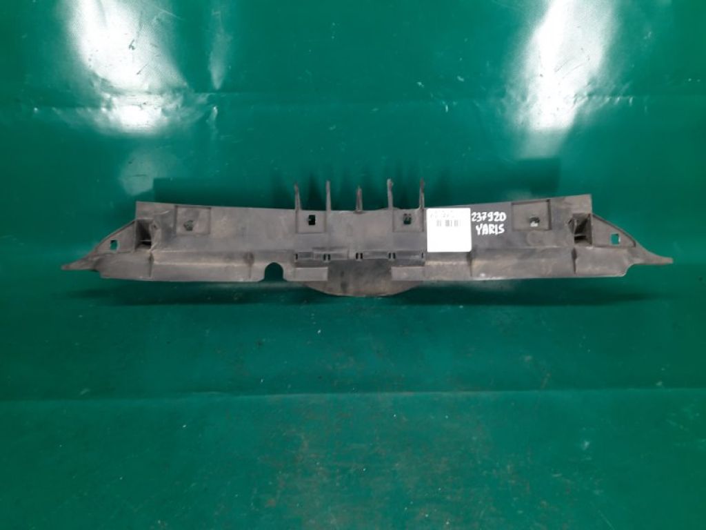 52617-52020 | Накладка передней панели верх TOYOTA YARIS 05–11