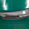 55708-52050 | Пластик под лобовое стекло / Жабо прав. TOYOTA YARIS 05–11