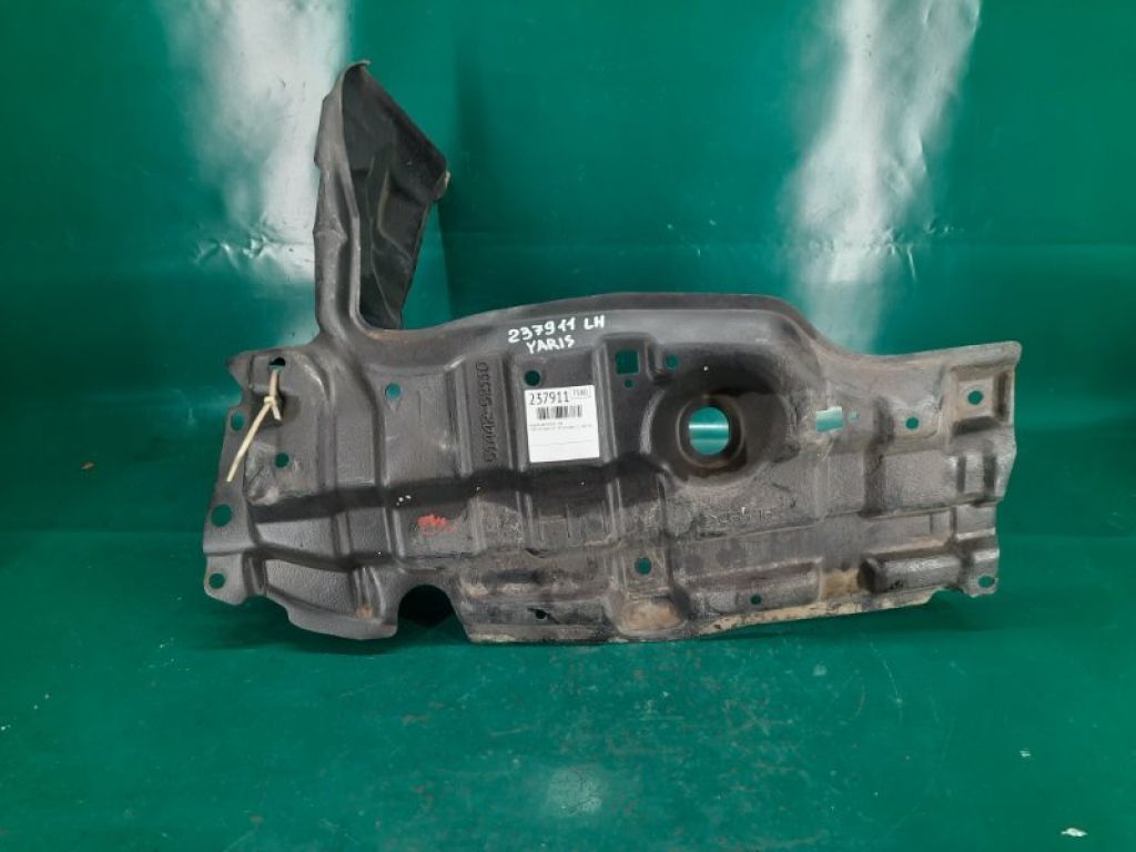 51442-52110 | Захист двигуна лів. TOYOTA YARIS 05–11