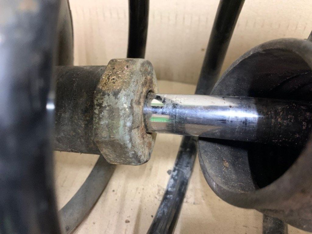 48510-49255 | Амортизатор передн. прав. LEXUS RX300 98-03 - Фото 3